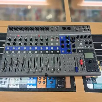 Zoom - LIVETRAK L-12